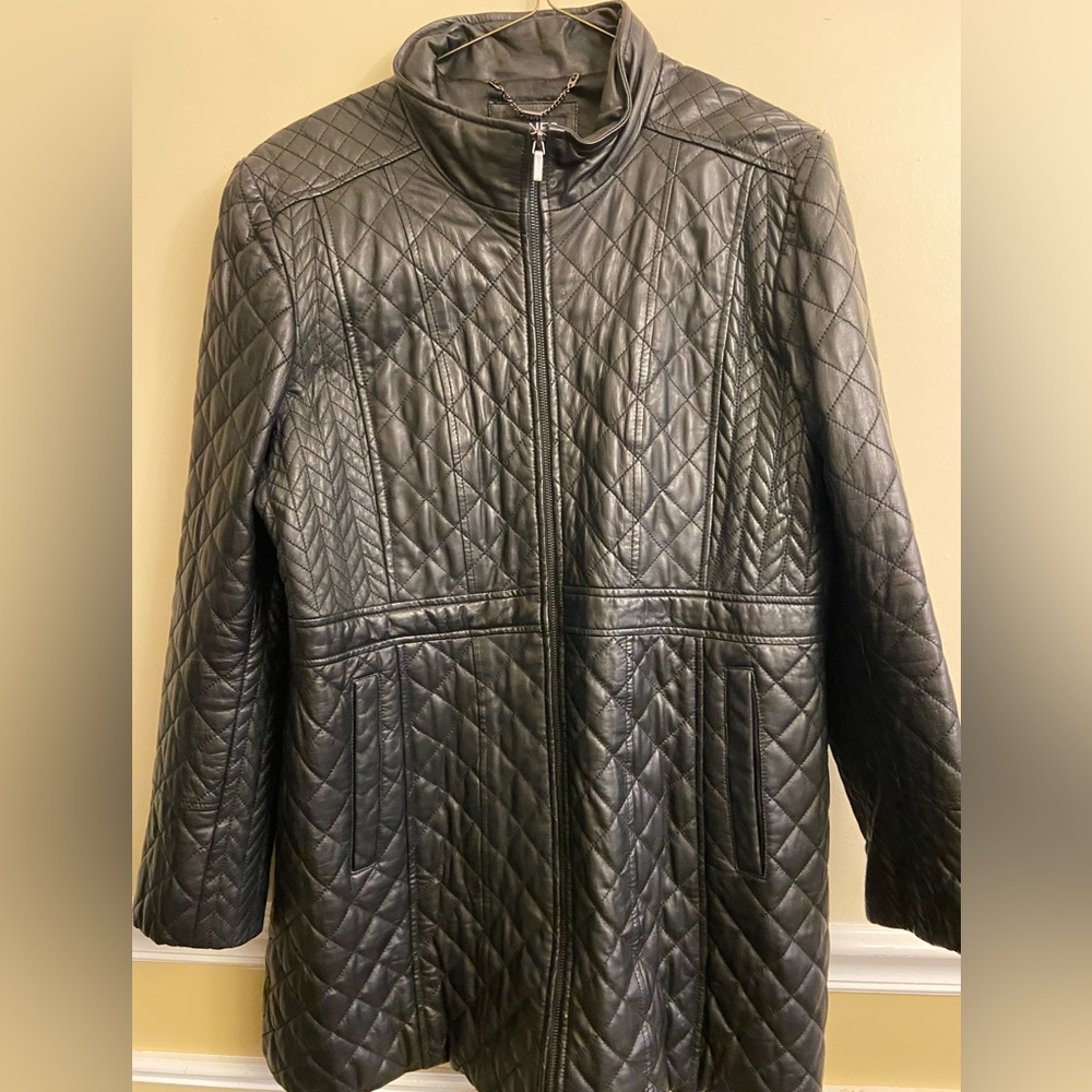 Jones New York soft quilted leather, zipper, lined.  34” length, 23 pit-to-pit.